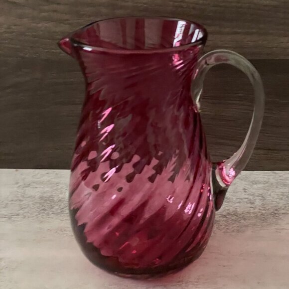 Vintage Studio Art Glass Handblown Red Swirled Applied Handle 7" Pitcher 40oz - Picture 2 of 6